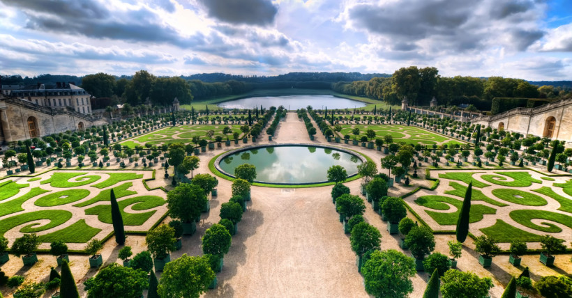 A New Luxury Hotel Offers the First Opportunity to Stay at Versailles